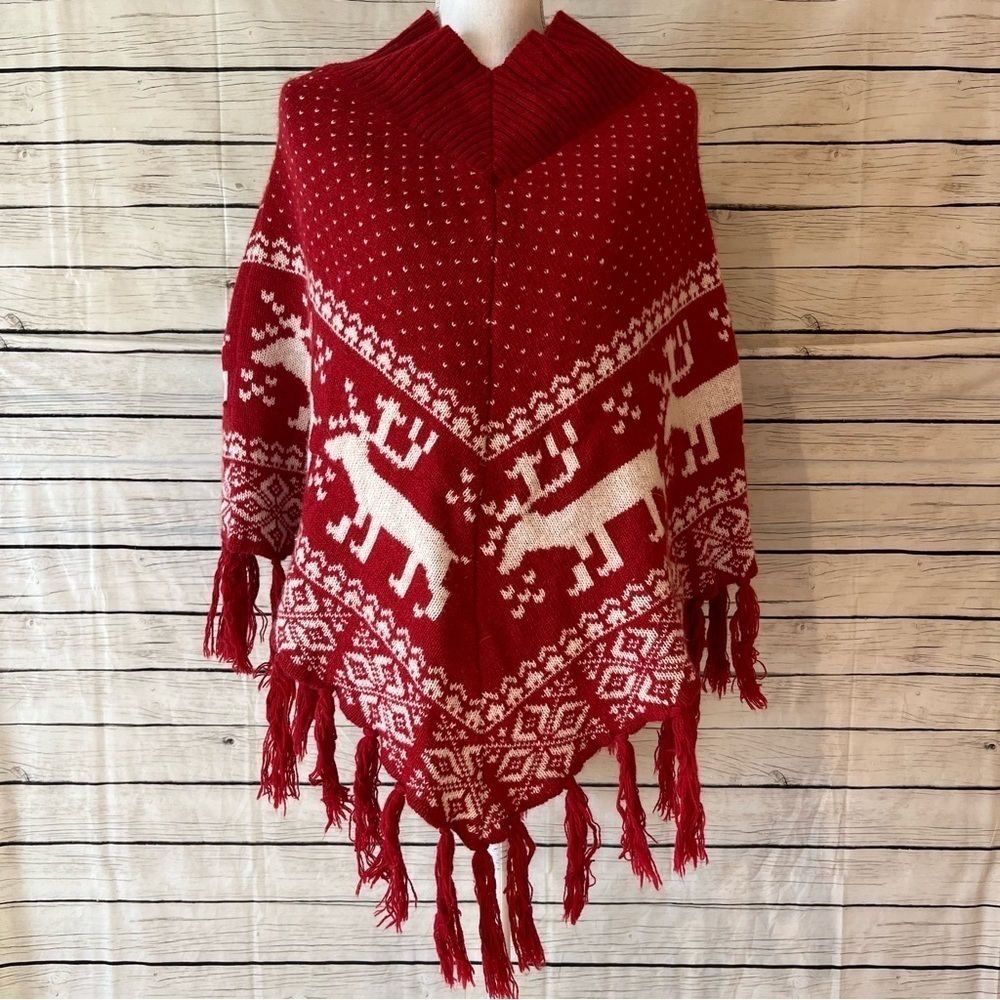 Steve Madden Nordic Red And White Reindeer Shawl One Size Fits All
